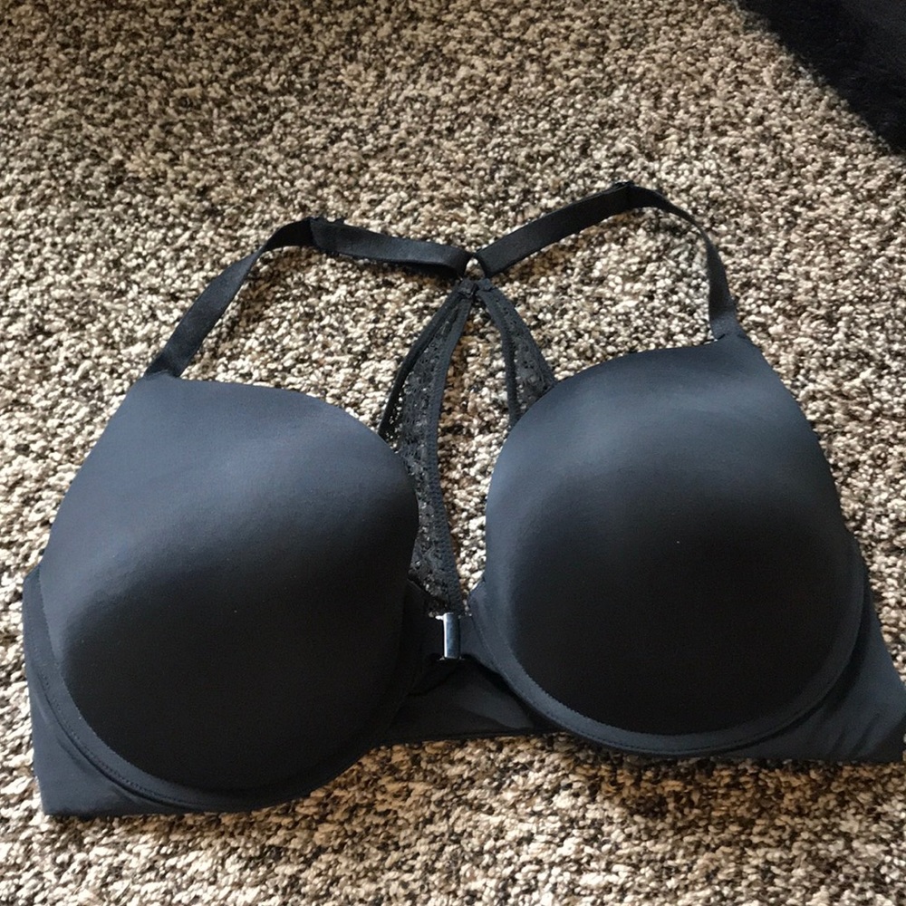 Black Victoria’s Secret lightly padded bra!
